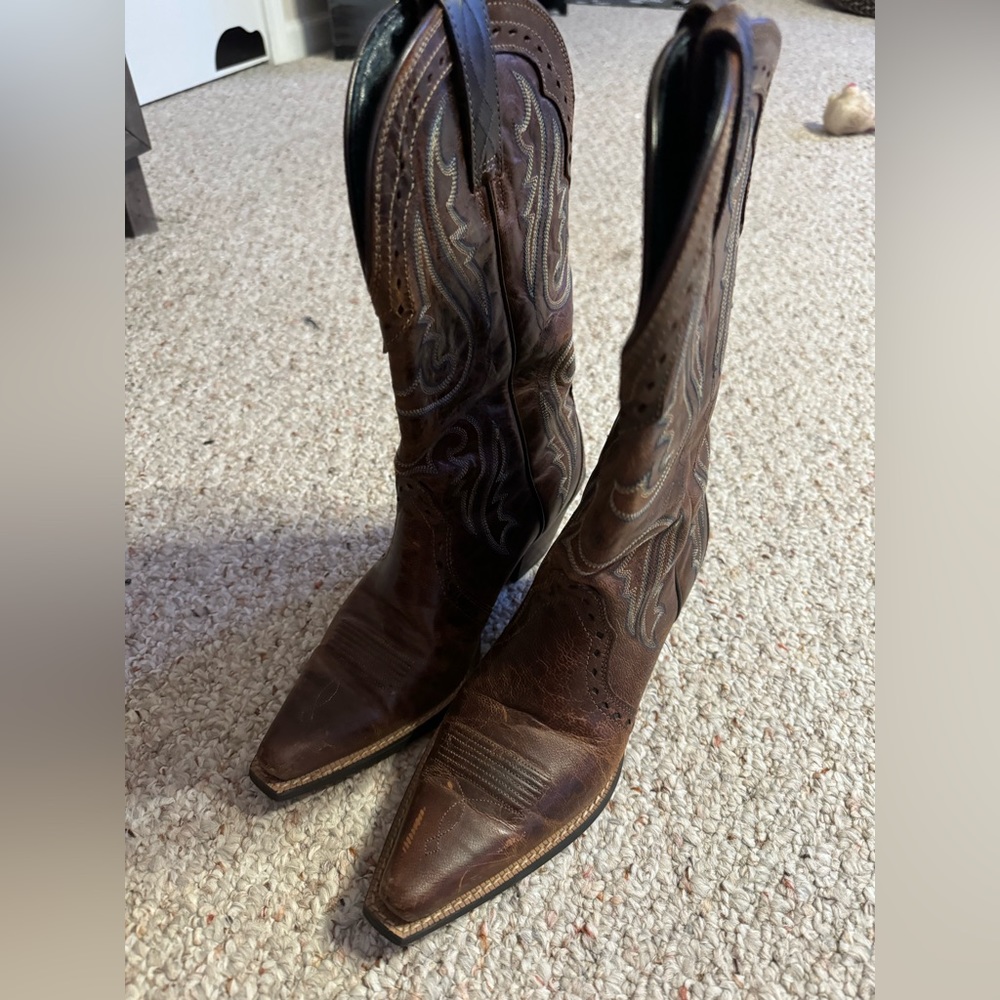 Ariat